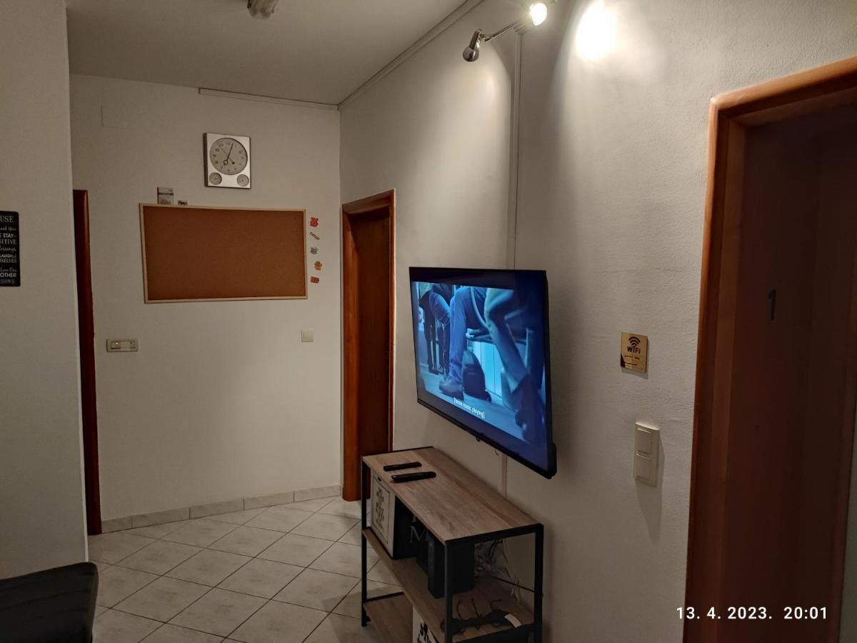 Impact House Split Albergue Exterior foto